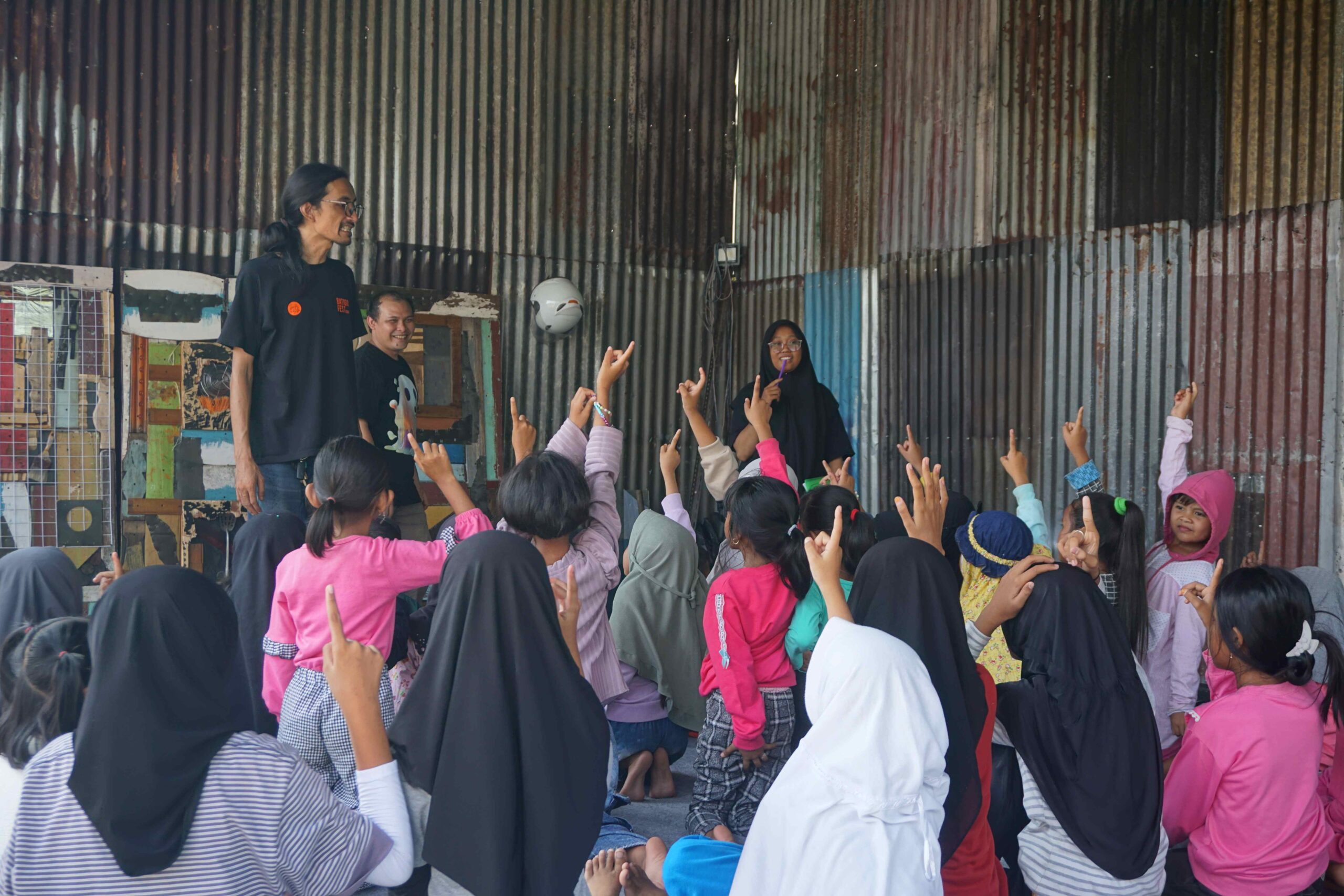 Komunitas Seni Nan Tumpah Berikan Kelas Seni Gratis untuk Anak dan Remaja Korong Kasai