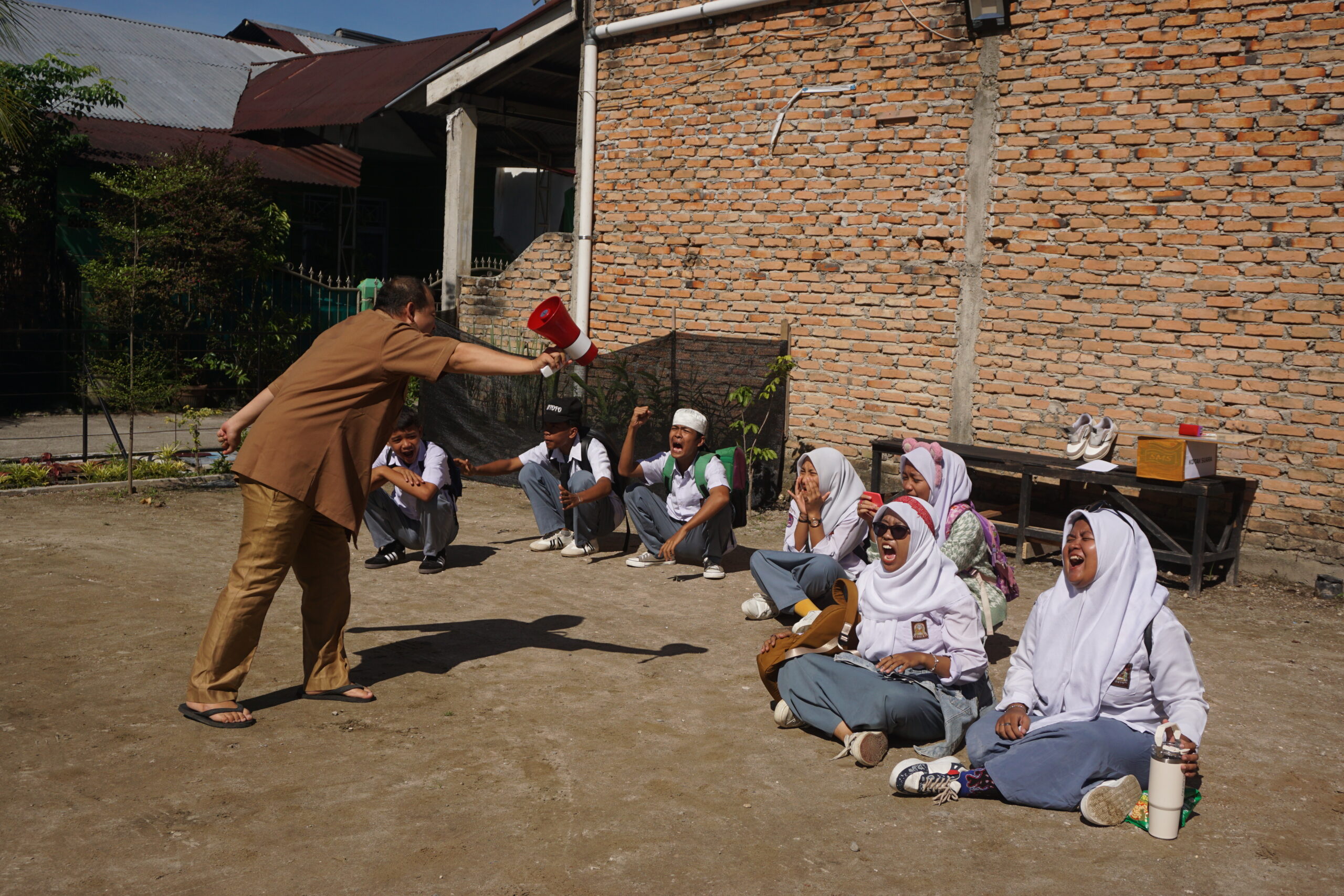 KOMUNITAS SENI NAN TUMPAH SIAP KUNJUNGI SEKOLAH-SEKOLAH YANG TELAH LOLOS SELEKSI PROGRAM NAN TUMPAH MASUK SEKOLAH 2025